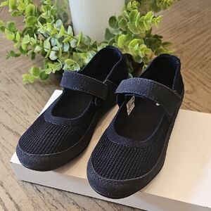 Lands' End Mary Jane Navy Velcro Shoes Size 1 NWOT